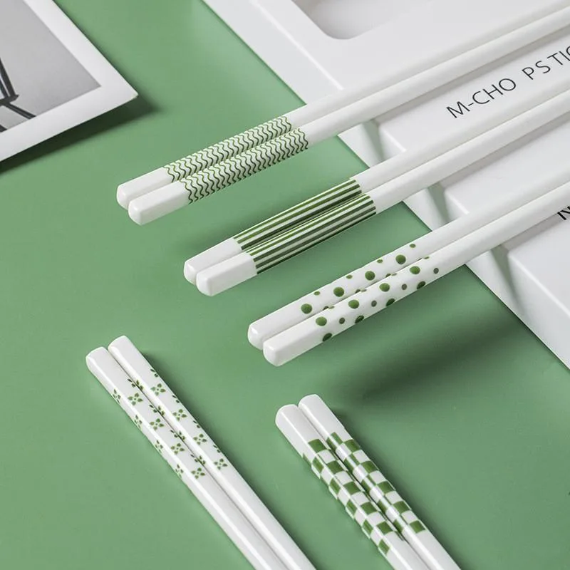 Set Hadiah Mewah 5 Pasang Chopstick Seramik Rumah, Anti Gelincir, Anti Acuan & Antibakteria Boleh Guna Semula - Image 7