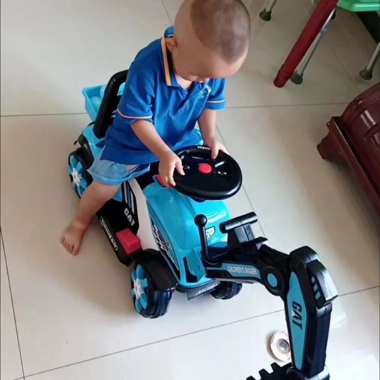 Mainan Jengkaut Elektrik Sit & Ride untuk Kanak-Kanak 1-5 Tahun dengan Lengan Gali