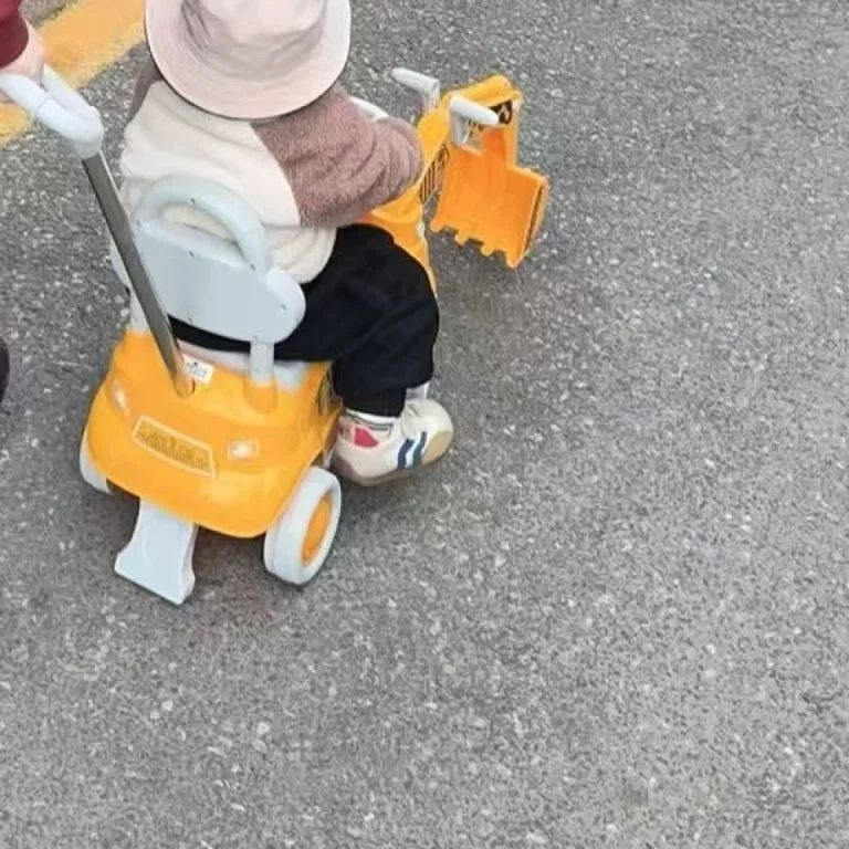 Kids Ride On Excavator Toy With Push Handle Sliding Engineering Scooter Kereta Luncur Bayi Tema Jentera Penggali