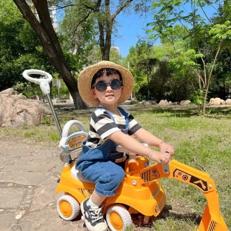 Kids Ride On Excavator Toy With Push Handle Sliding Engineering Scooter Kereta Luncur Bayi Tema Jentera Penggali