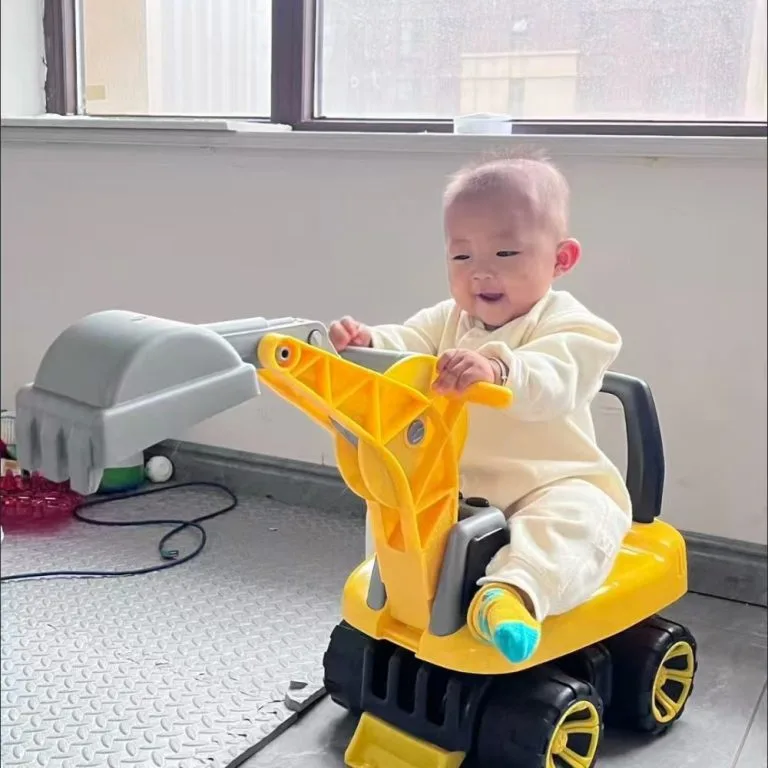 Kids Large Ride On Excavator Toy Sliding Scooter Digger Car For Baby Ride-On Excavator Untuk Kanak-kanak