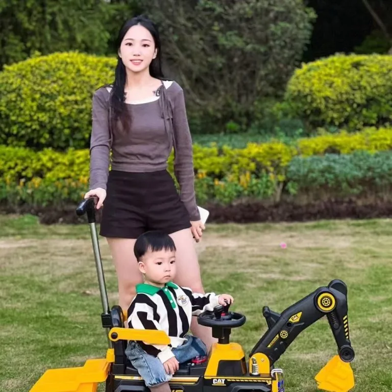 Remote Control Extra Large Electric Kids Ride On Excavator Sliding Toy Car Kereta Mainan Penggali Elektrik 4 Roda