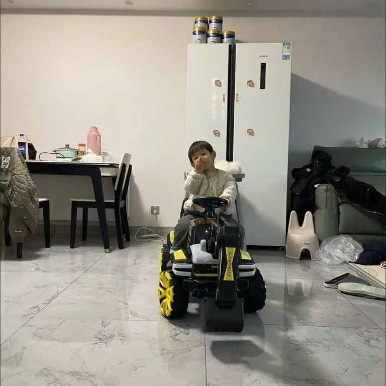 Kids Rechargeable Electric Excavator Engineering Toy Car For Boys Pengorek Elektrik